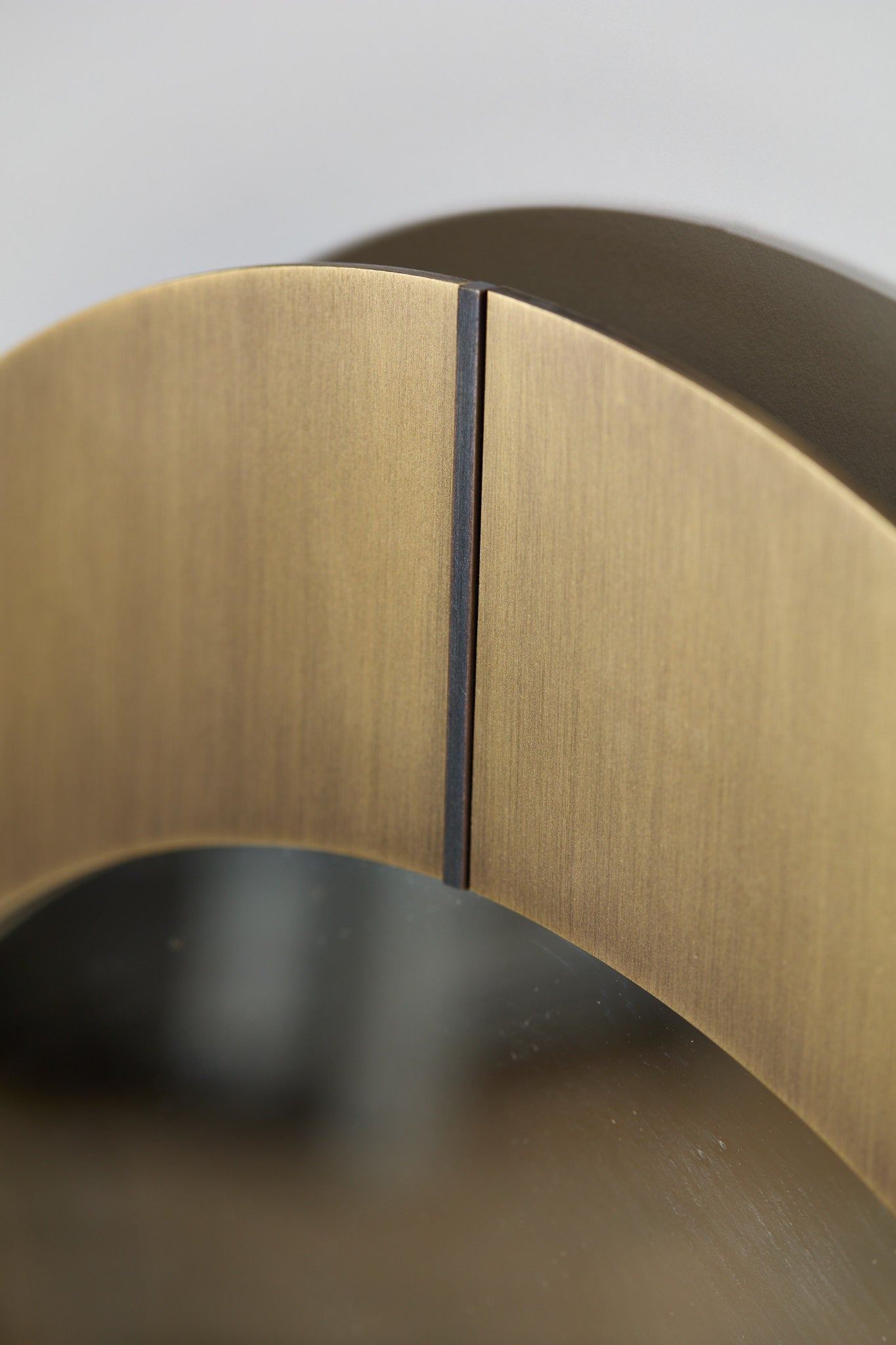 Small Como Oval Mirror