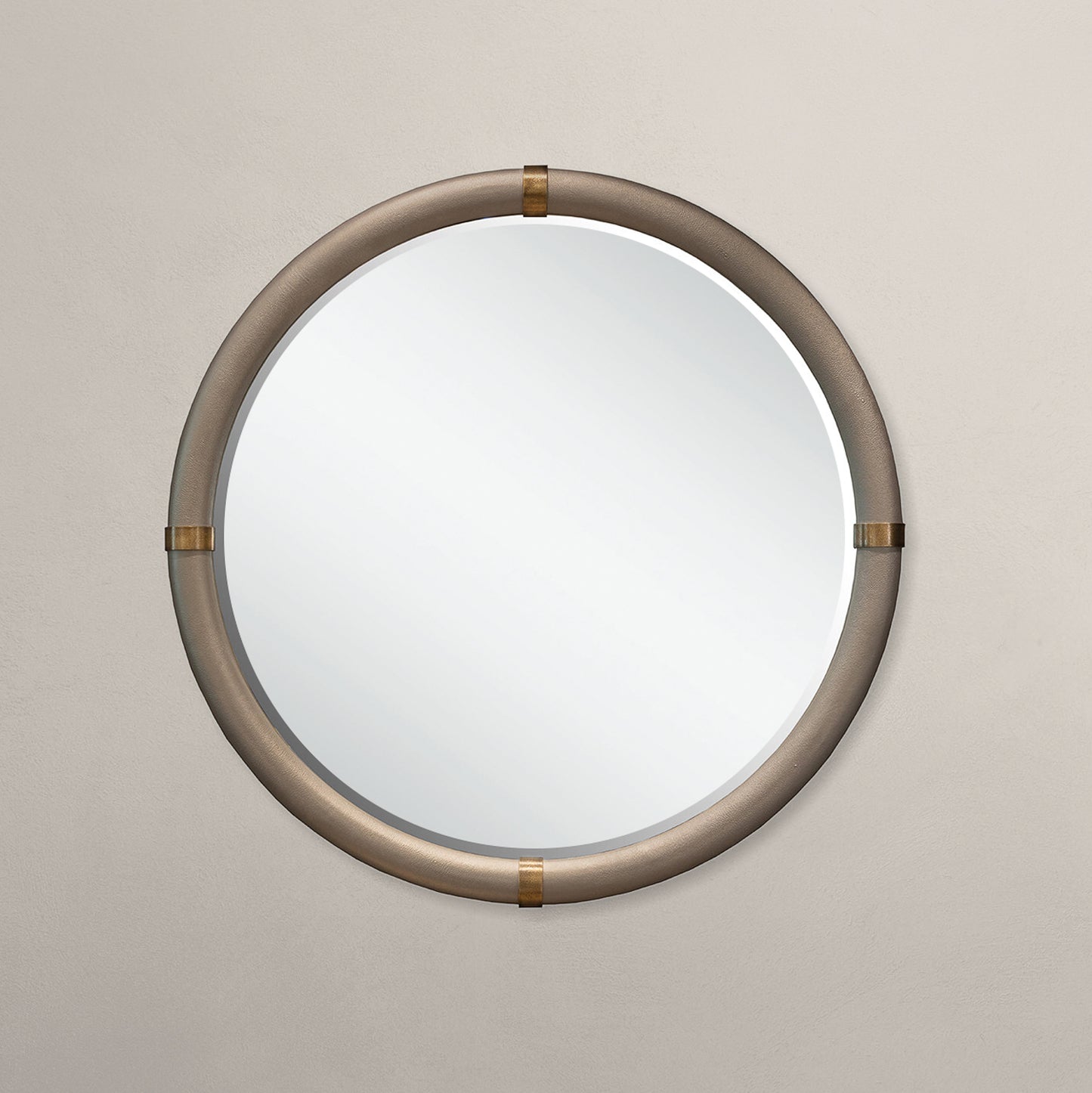 Columbus Mirror, Round