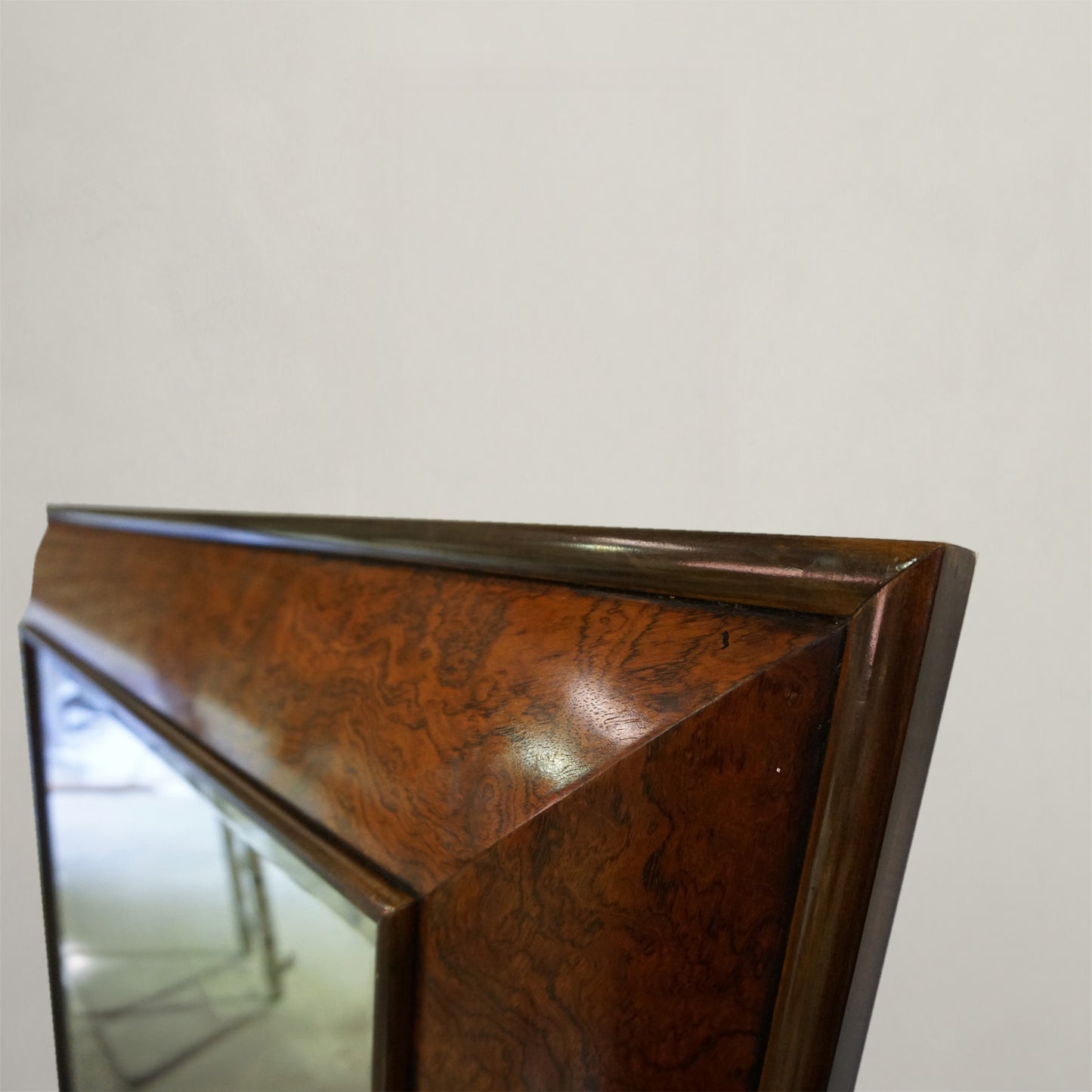 Saxon Kevasingo Curved Mirror