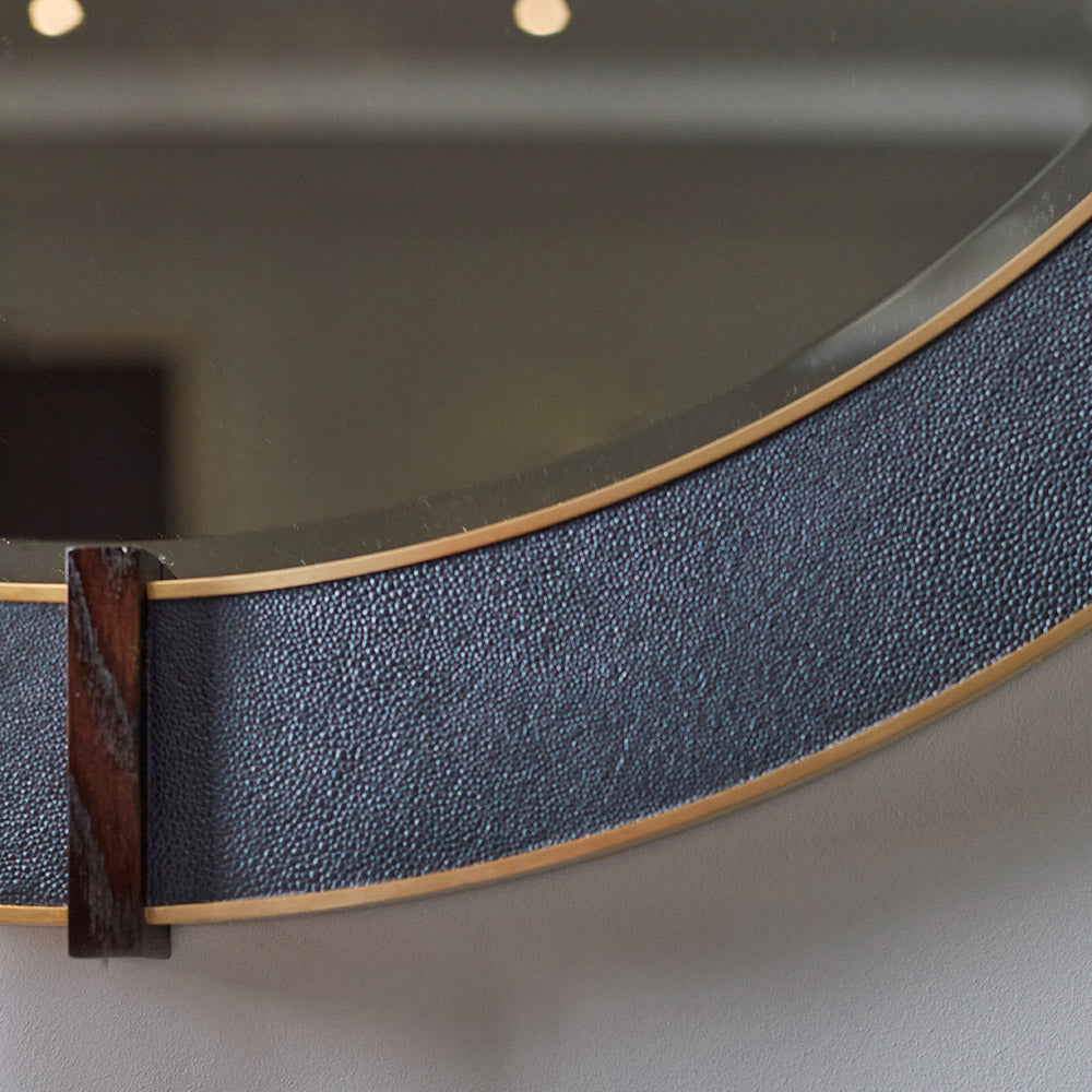 Hudson Mirror, Round