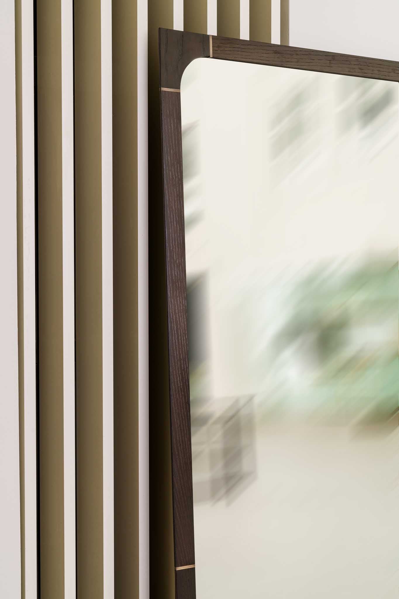 Florence Mirror, Wood